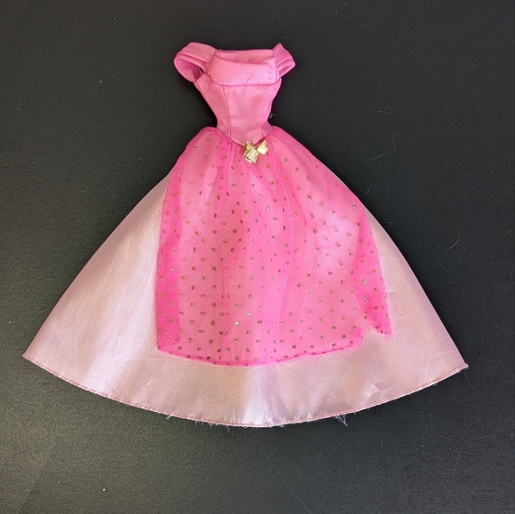 Barbie | 2005 Rapunzel's Wedding Black AA Barbie, 1994 & 1999 Gowns - Picture 12 of 15